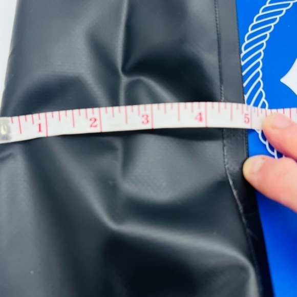 VITAMIN SEA BLUE AND BLACK WATERPROOF AND SAND PROOF ZIPPERED TOTE - Picture 16 of 16